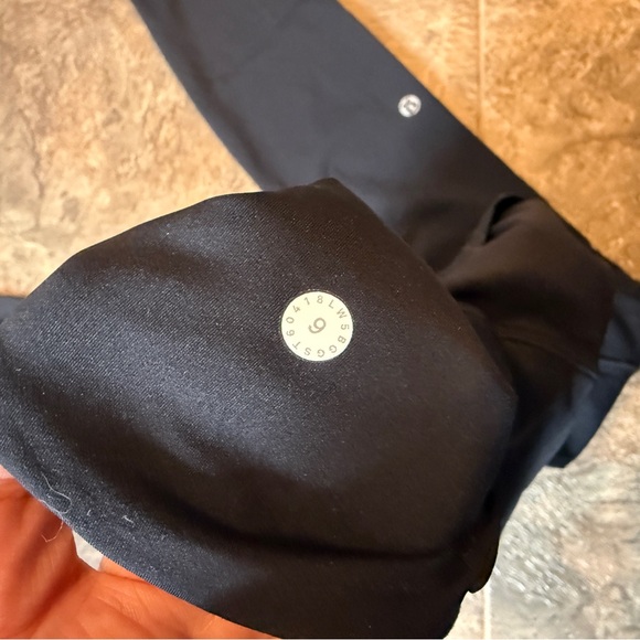 Lululemon Fast and Free Leggings 28” - Picture 2 of 3